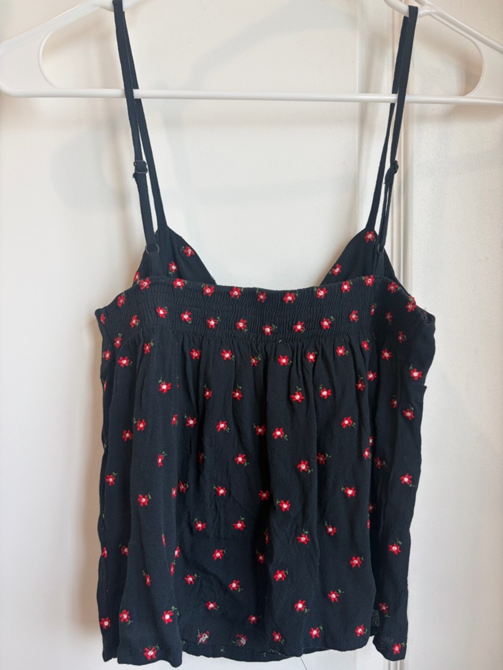 Brandy Melville John Galt Black Red Floral Tie-Front NWT - Picture 2 of 4